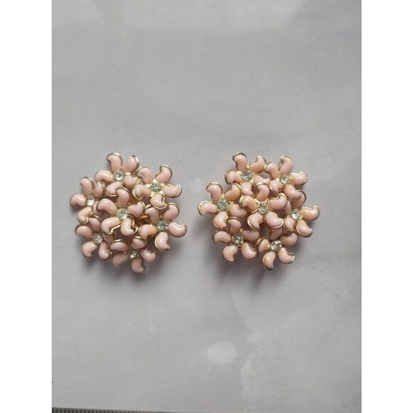 Women's Vintage 60s Pink/Gold Flower Beaded Button Clip Earrings - Picture 1 of 5